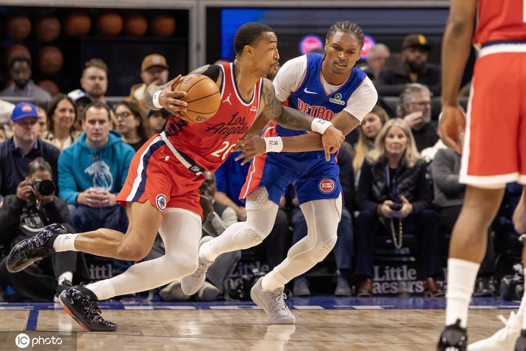 小卡26+8哈登19+7+7 科林斯25分快船逆转残阵活塞