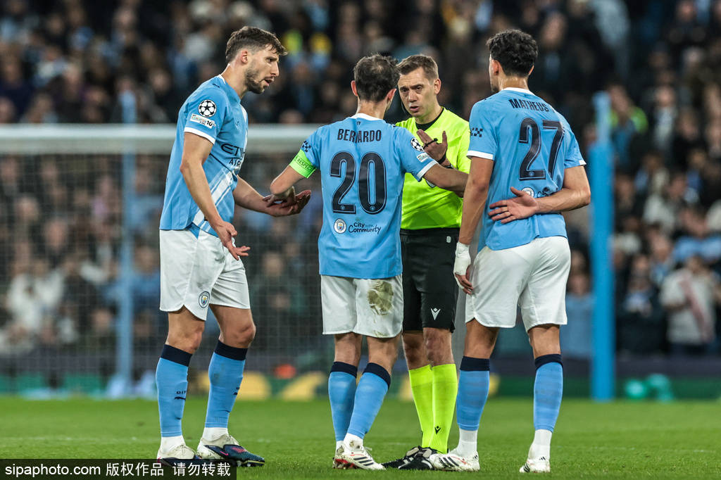 欧冠-维尼修斯双响B席直红 皇马2-1十人曼城总分5-1进8强