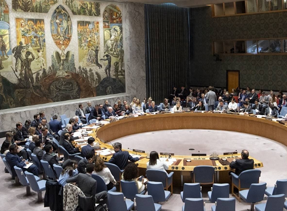 关键时刻，中俄替伊朗挡下背后一枪，伊朗喊话中俄表达感谢