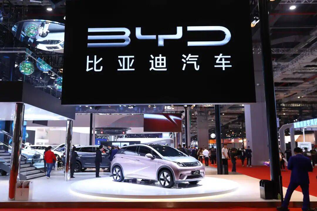 比亚迪首次将激光雷达“卷”进微型电动车(图1)