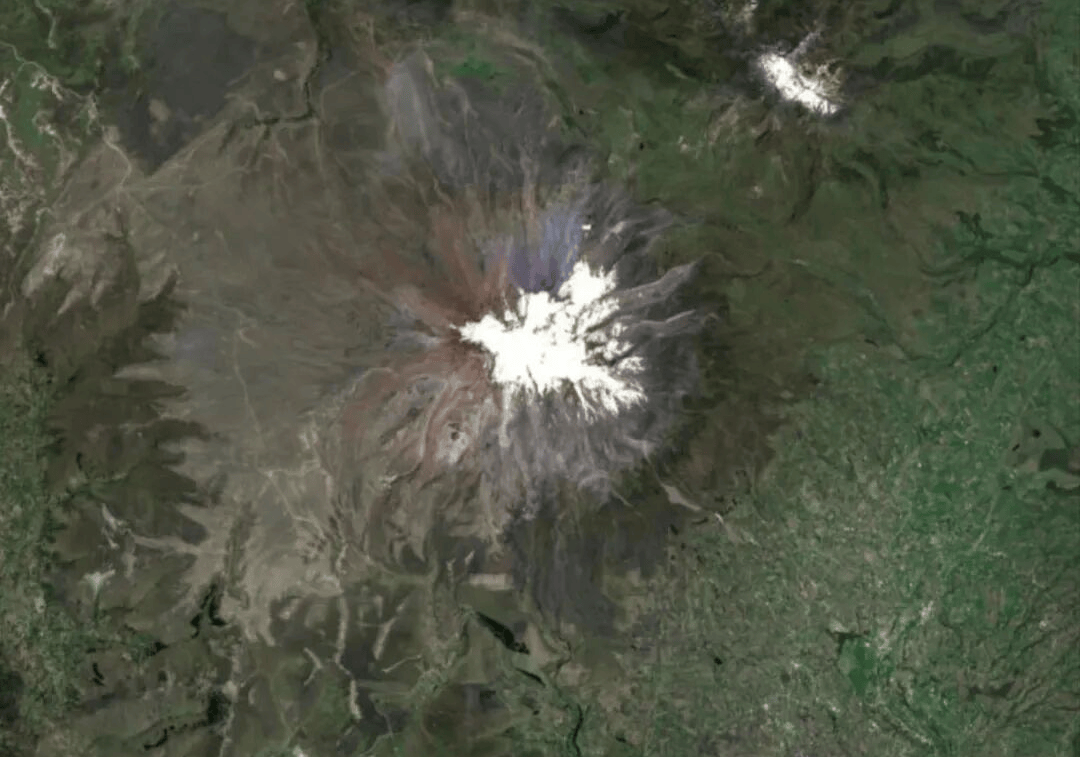 
        地球的“最高点”，居然不是珠穆朗玛峰，而是这里