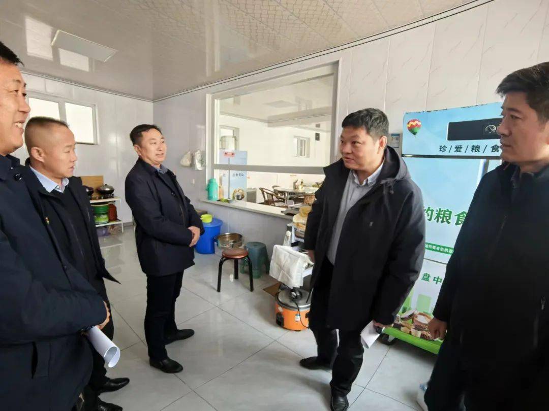 县委常委、政府副县长武震深入虎洞镇调研当前重点工作