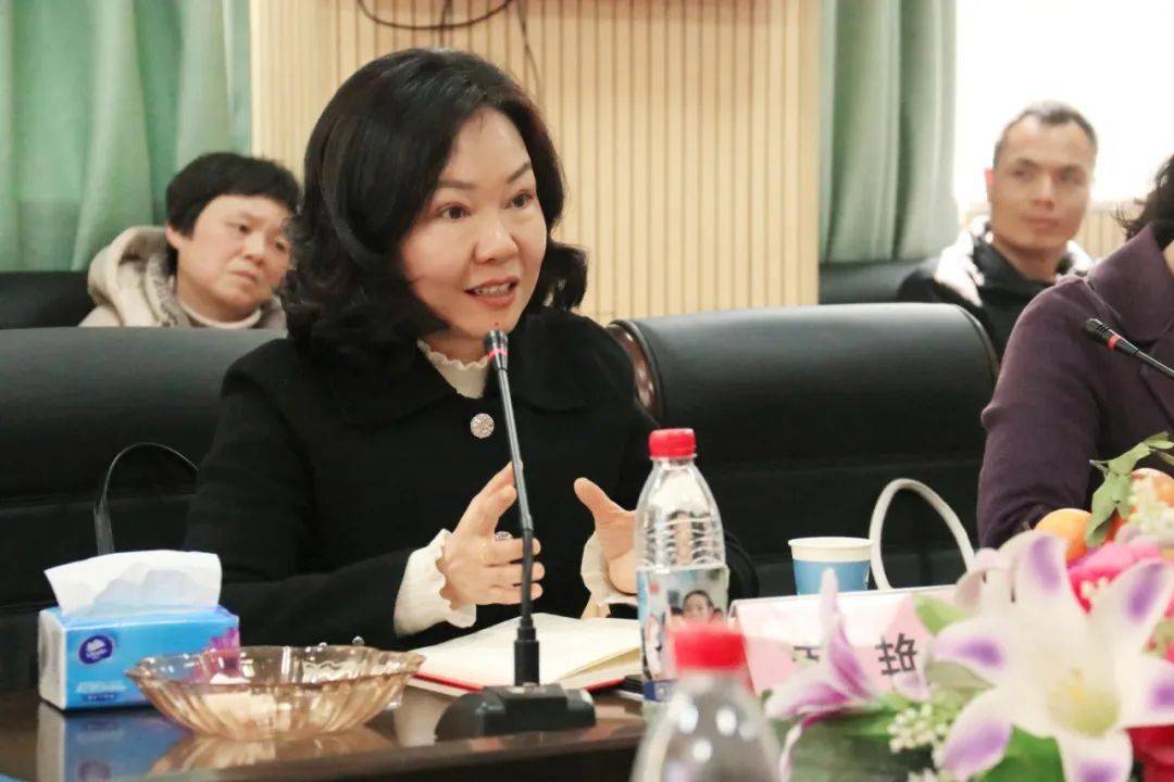 校际交流｜岳阳弘毅新华中学校长黄艳一行来访株外