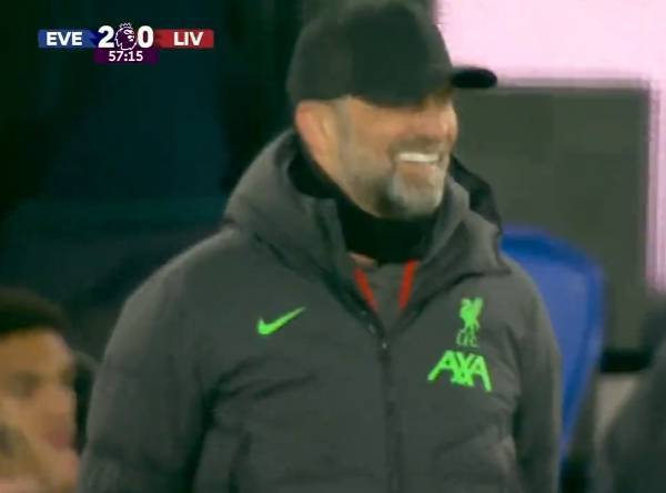 经典气极反笑！利物浦0-2落后，克洛普又露出了笑容