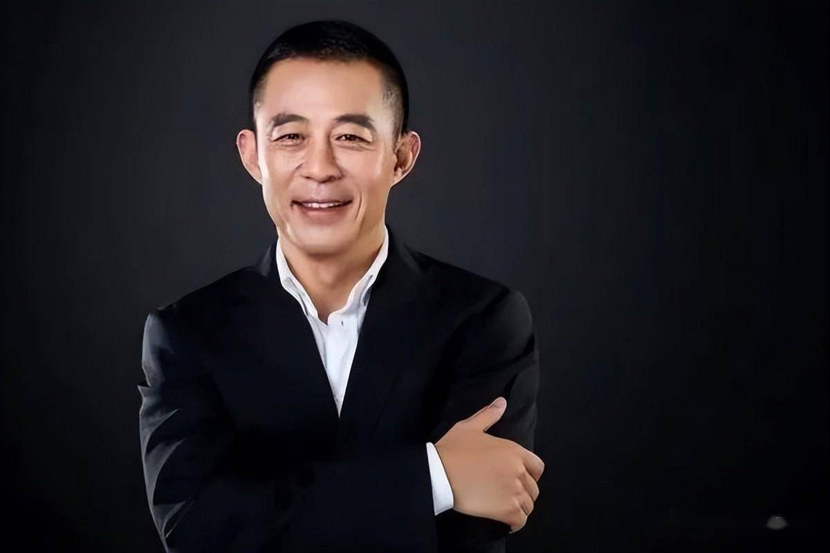 侯勇：一婚娶沈蓉，二婚娶潘雨辰，三婚娶王瑞，如今人生圆满了