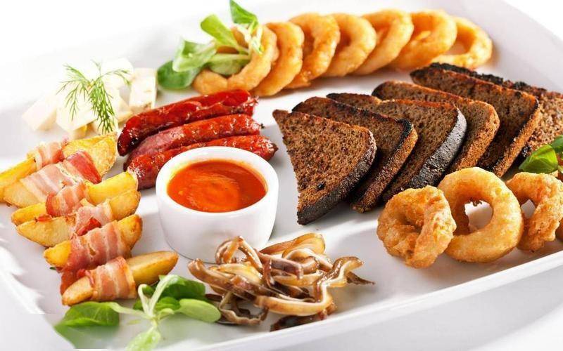 53岁男子突发心梗去世,医生直言:气温上升,心脏不好要少做这些-32岁男子突发心梗怎么办