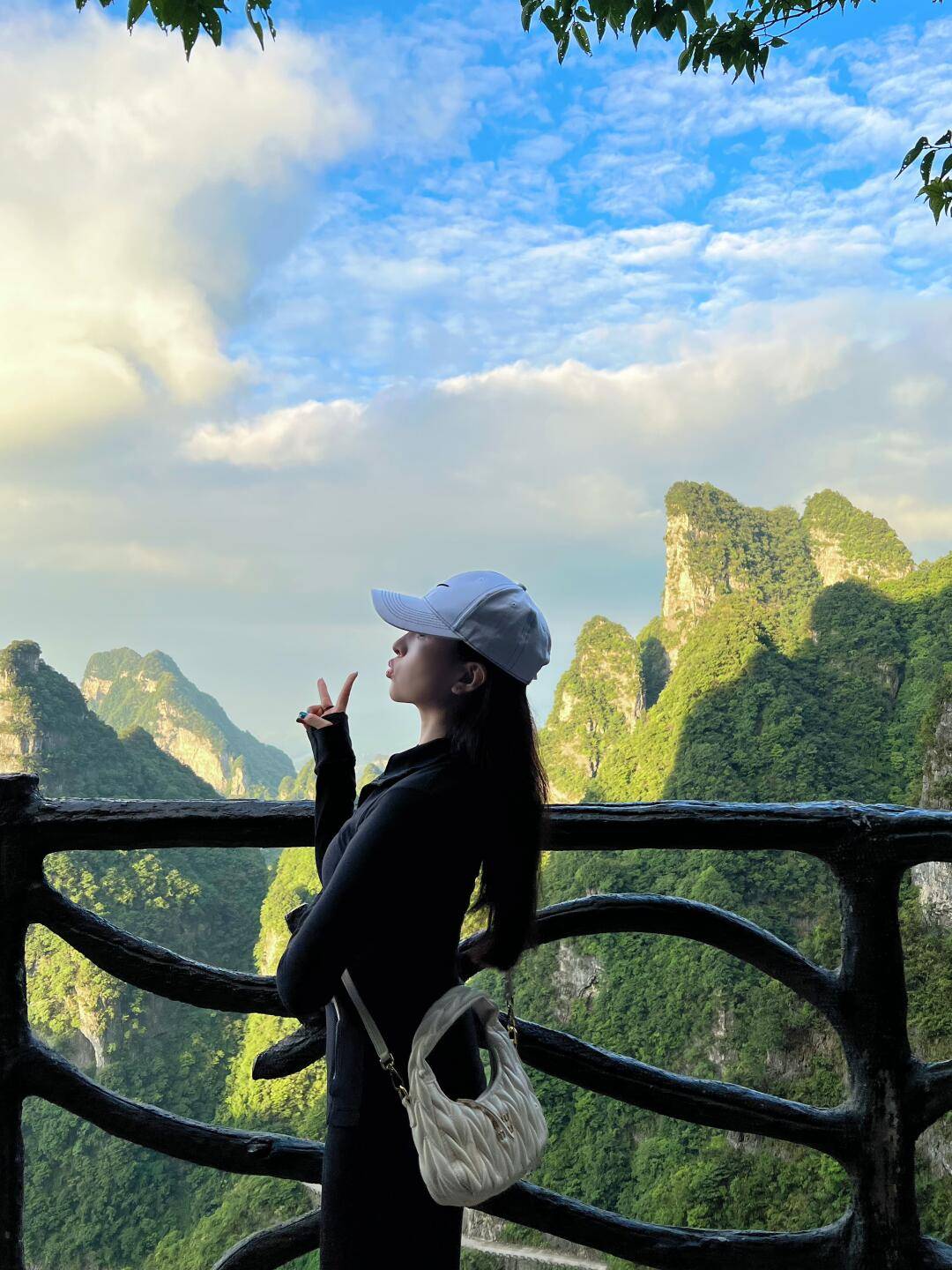 【OKX 哈希游戏】区块链加密游戏玩法教程，新手必看！张家界旅游报团三日游这样报团不踩雷！