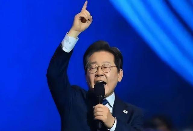 反转！李在明适配率暴跌，韩国迎来“抗华”热潮，惊现幕后操纵者