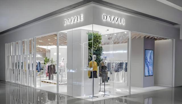 大跳水！暴跌66%又土又贵还开遍商场的“女装一姐”卖不动了