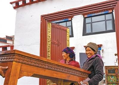 “新家亮堂堂，心里暖洋洋”