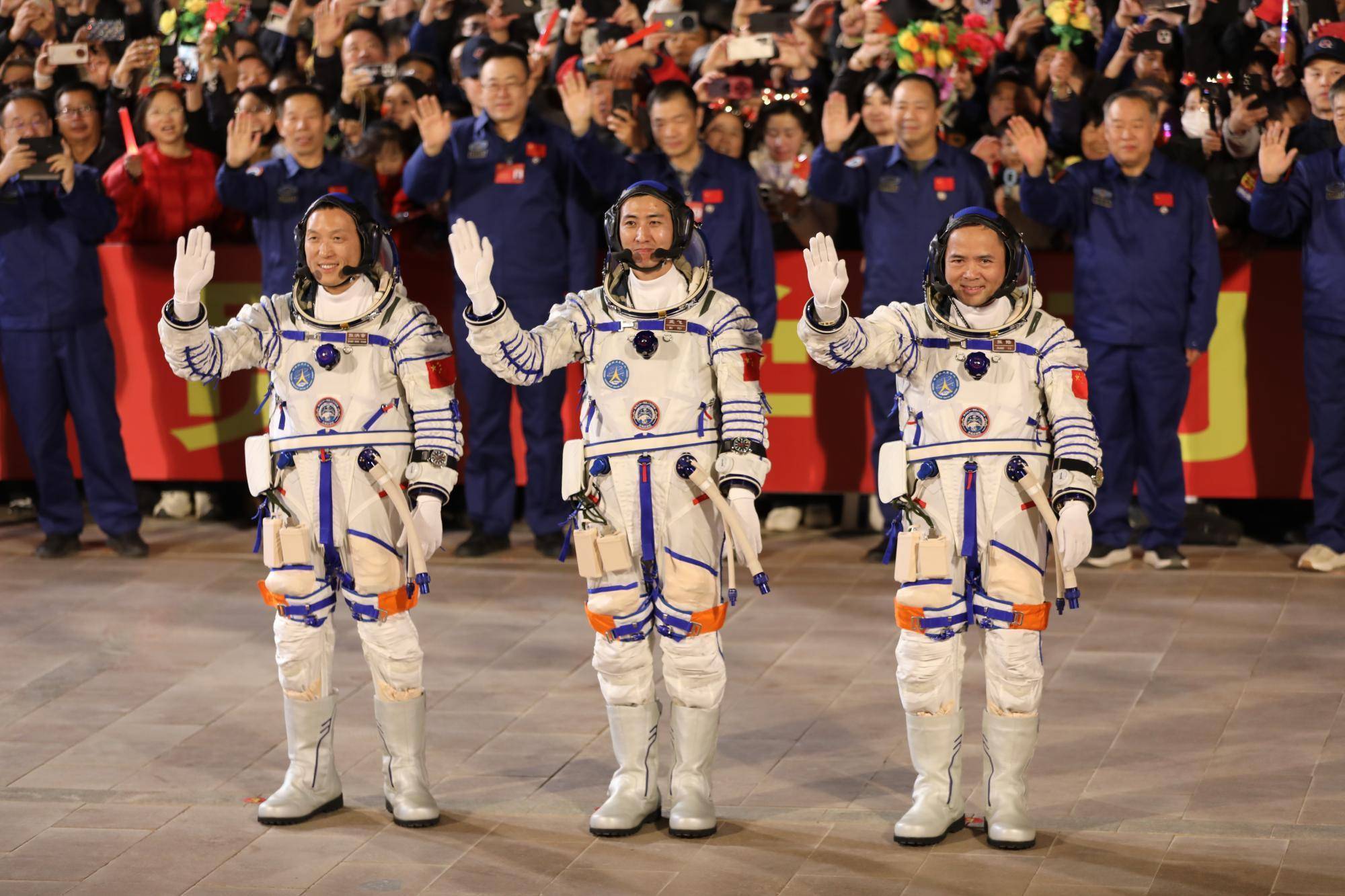 官网合法彩票平台_赛车_时时彩_体彩【官方推荐】砺箭腾飞耀星河——神舟二十一号载人飞船发射现场直击