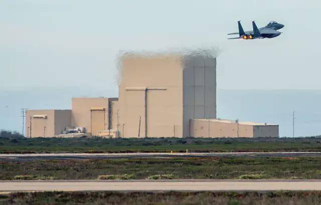 全军炒股炒币，美军步入“大梭哈时代”