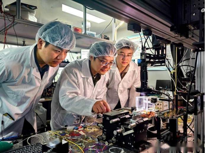 市值蒸发4600亿！被中国“拉黑”后，知名巨头连夜赴华：求放过