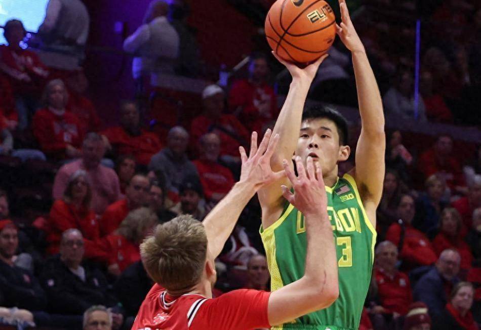 CBA盘口与数据深度__今日CBA盘口分析·大小分策略·球队档案连砍11分+压哨绝平！林葳23分5板6三分创新高：NCAA生涯最强一战