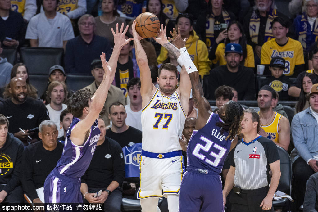 欧洲篮球联赛中文网__赛程比分+球队资讯+盘口分析湖人对国王的冲突：东契奇与施罗德的对峙细节曝光！