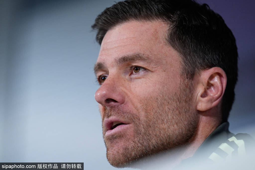 西甲联赛免费高清直播＋实时赛程积分榜＋竞彩预测全覆盖（2025赛季）皇马新帅候选浮出水面：马雷斯卡与阿隆索的英超教练市场之战