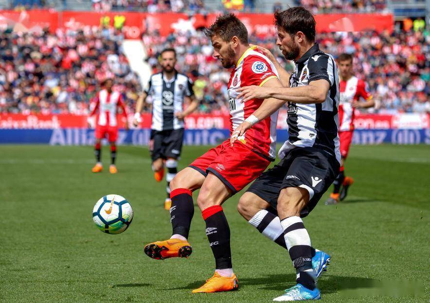 西班牙足球甲级联赛西甲：阿拉维斯对战赫罗纳客战阿拉维斯再遇1比0魔咒保级六分战闷平收场布兰科零封救主比分预测赛事分析