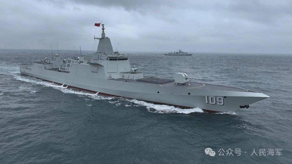 万吨大驱再添新成员 直击109、110首训现场