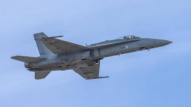 从弃子到全能王：麦道F/A-18“大黄蜂”的逆袭之路