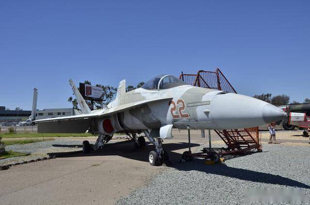 从弃子到全能王：麦道F/A-18“大黄蜂”的逆袭之路