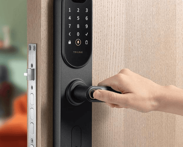 普联与联想指纹锁深度测评：哪个更适合你的家庭？(图3)