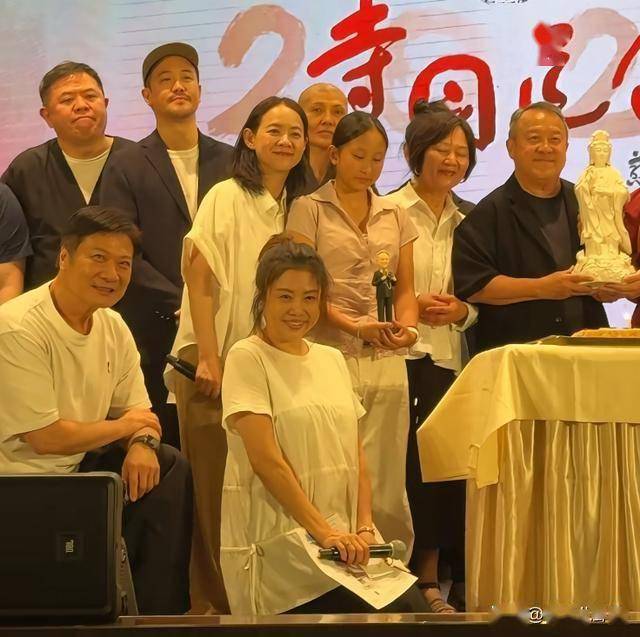 曾志伟73岁大寿！摆60桌筹300万，儿女同台祝寿，曾宝仪素颜疲惫