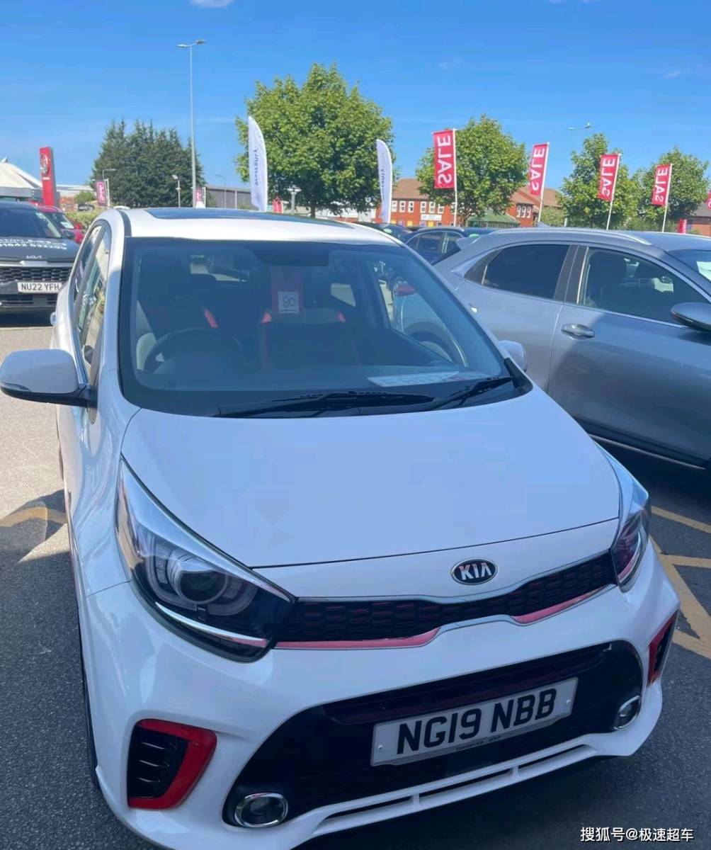 五门四座油耗3升海外不足5万起亚picanto来啦