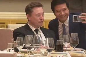雷军追马斯克合影被嘲？-图片
