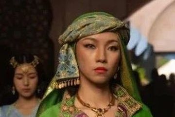 涉嫌高考材料造假 多个品牌方与那尔那茜切割：最高要赔5倍