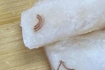 山姆鳕鱼片惊现血色条状异物疑寄生虫：门店回应