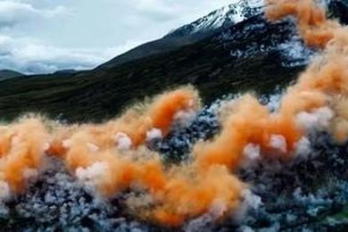 官方连夜通报始祖鸟烟花秀事件：此前产品曾被曝