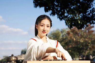 电商平台玻尿酸卖得有点乱：商家“三证全无”却在销售水光针