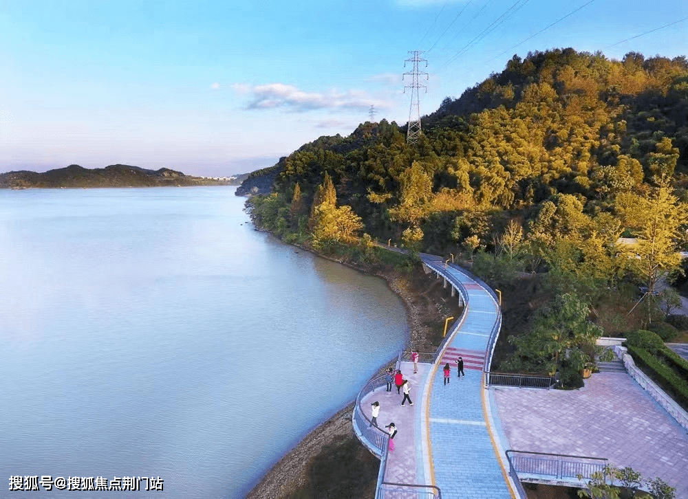 青山湖綠道實景圖 圖源臨安發佈青山湖就是如沐清暉城的後花園,擁有