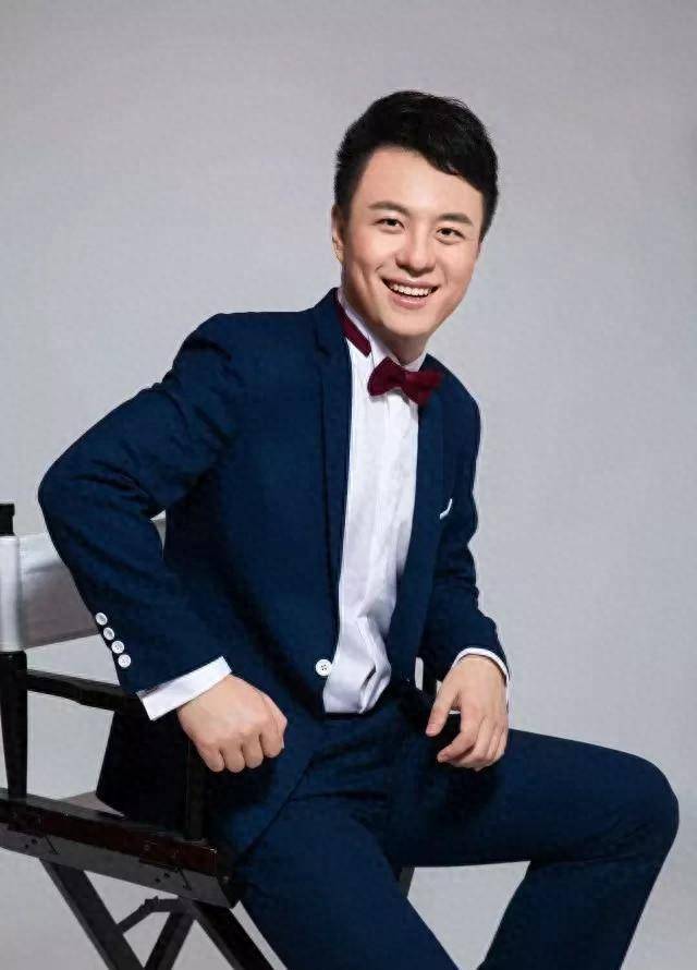 1月2日,海南省海南电视台主持人肖程皓在社交平台发表了微博动态.