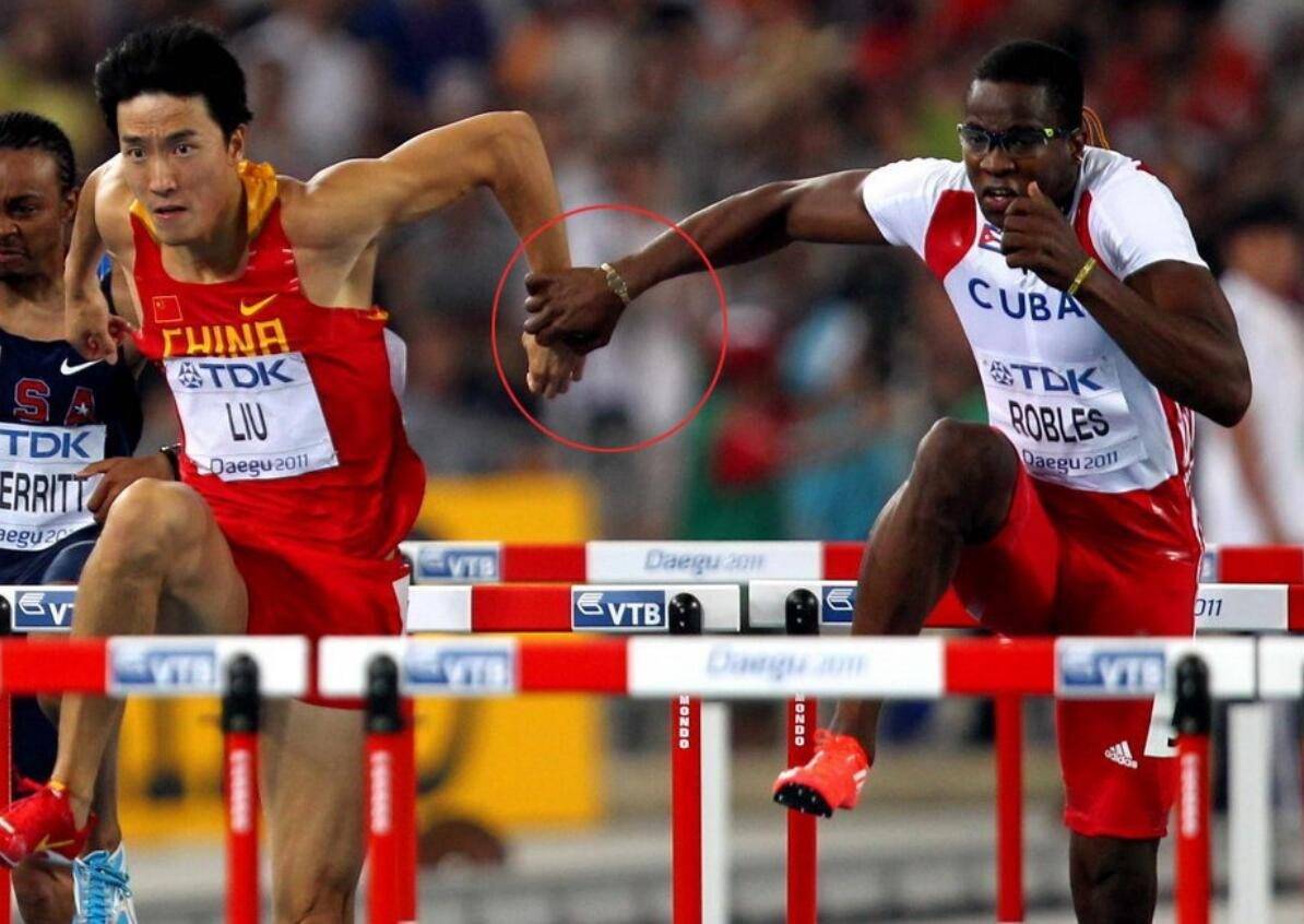 40岁刘翔捐赠13年前世锦赛落场跑鞋!