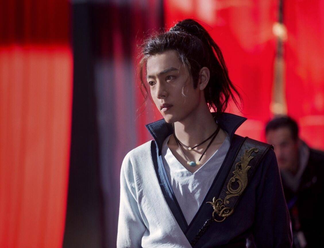 王晶翻拍《笑傲江湖》,张雨绮演东方不败,"令狐冲"颜值太吸睛_金庸