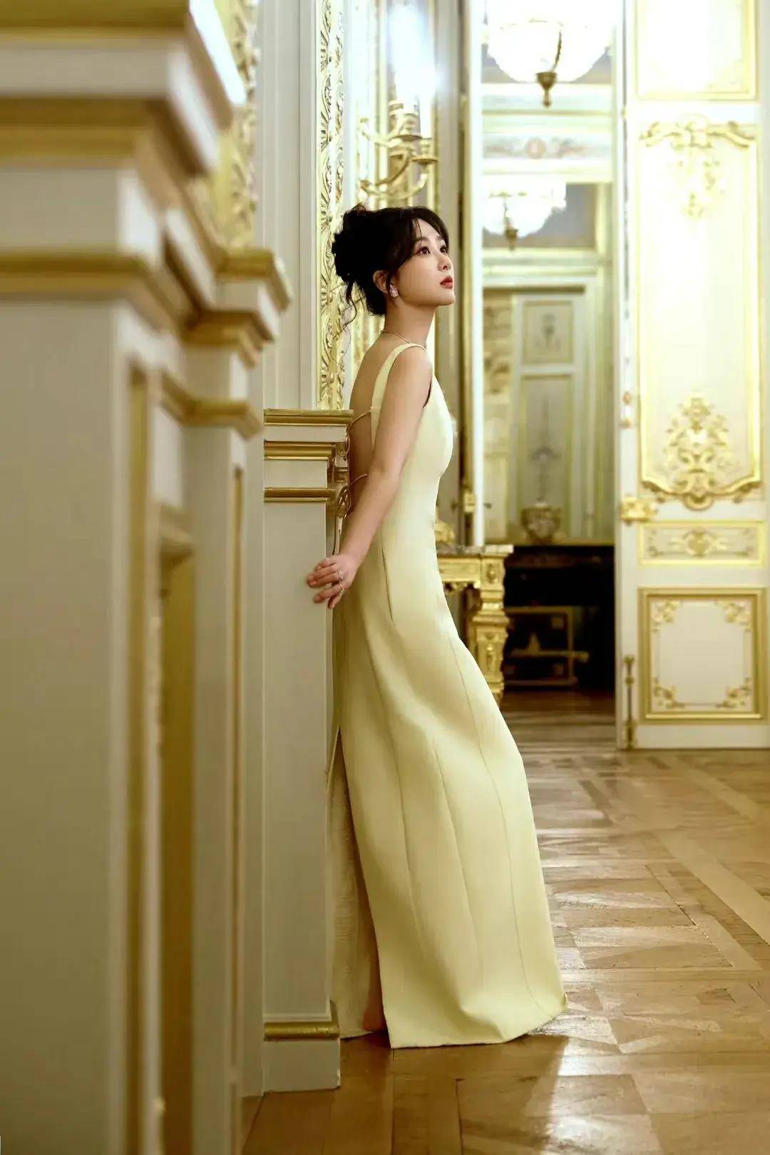 杨紫解锁第二套高定礼服,淡黄色露背长裙,尽显优雅真的好美_服装_演技