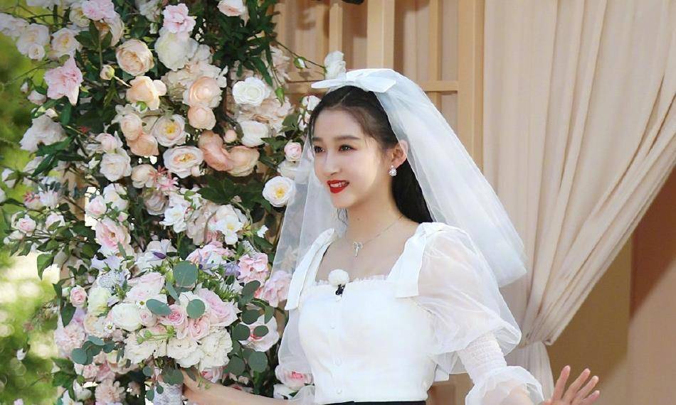 婚纱裙全靠颜值支撑_贾玲_时候_王牌