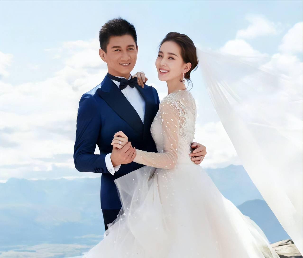 事实上,刘诗诗的《山一念》热播时,她的丈夫吴奇隆并没有出来帮忙宣传