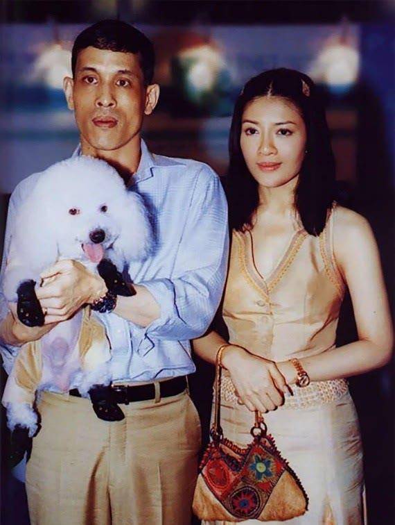 泰王原配的悲哀:看丈夫娶4任娇妻,病得口歪眼斜也只能待在王室_女儿