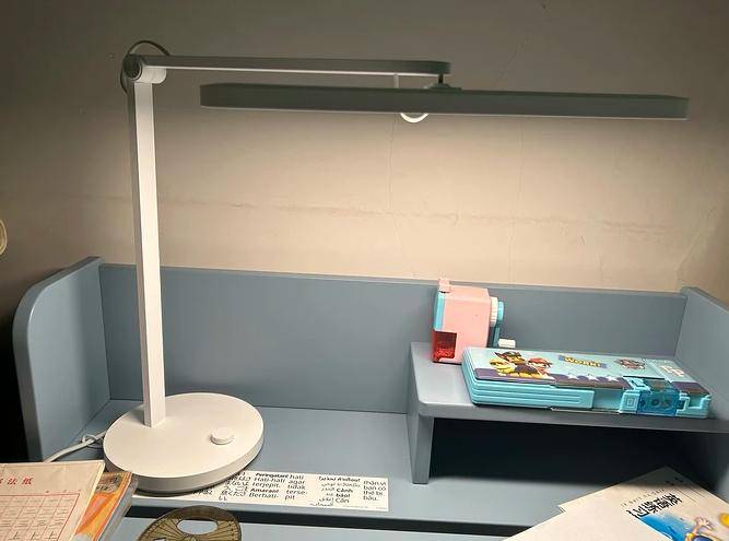 led台灯哪些牌子性价比高?那些性价比高的LED护眼台灯推荐