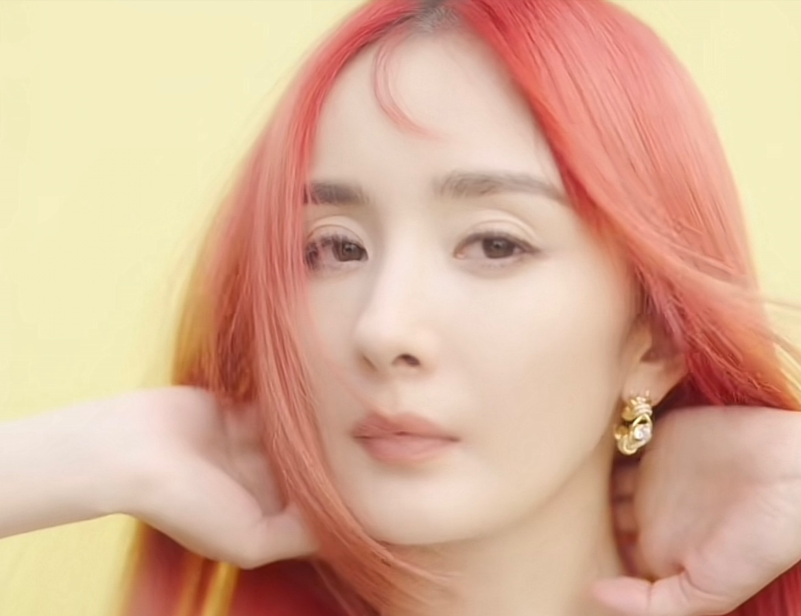 干瘪凹陷发福老态,当红女星杨幂的生图,让我看到了人间真实_宫锁心玉