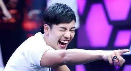 长得很帅,但一笑就变丑的男星,王俊凯鹿晗上榜_分分钟_吴亦凡_身材