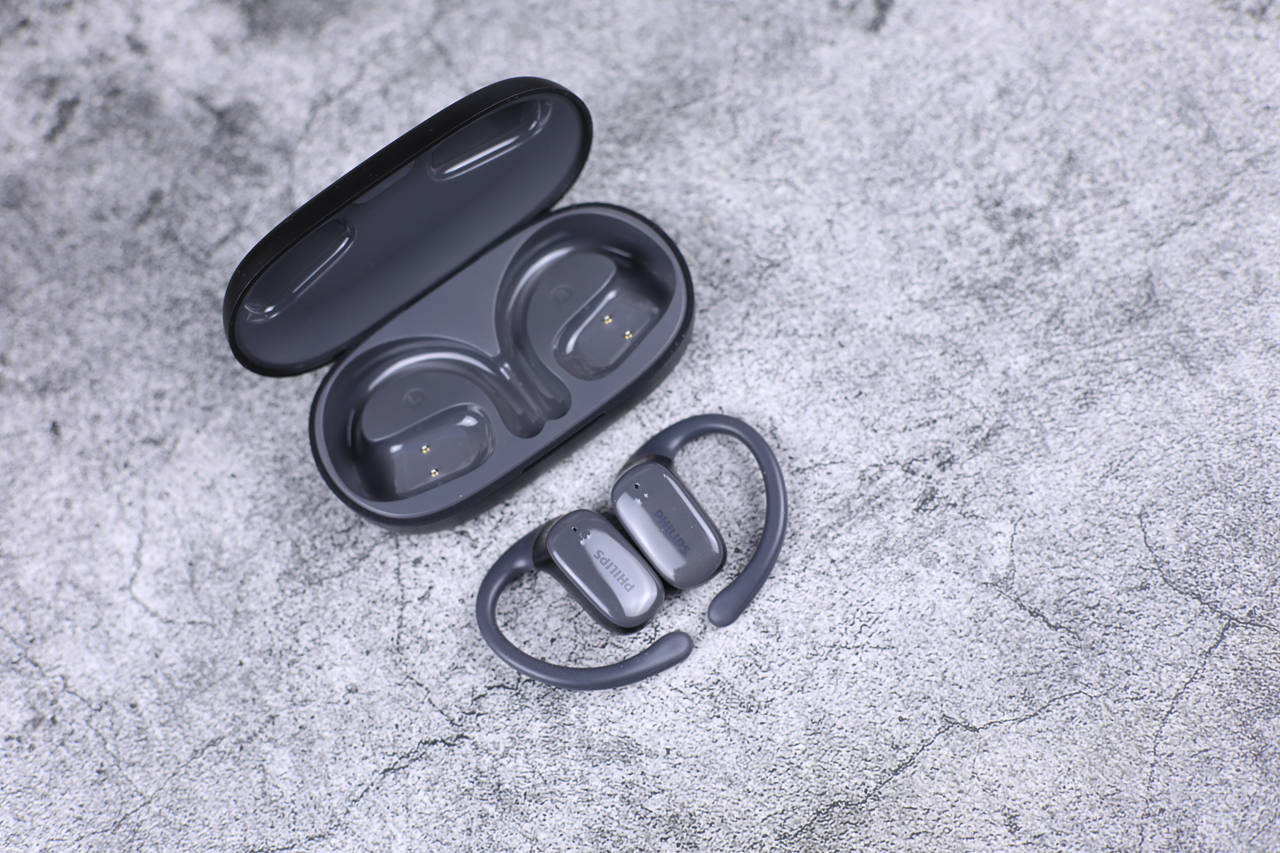 都2024了!还在用入耳式耳机?还是来看看这款飞利浦挂耳式耳机吧