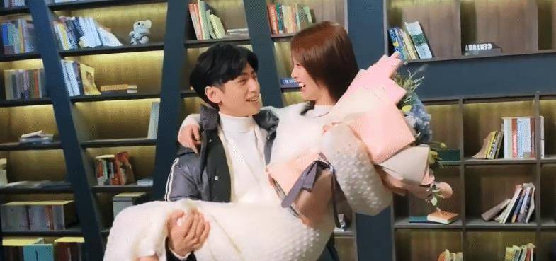 罗云熙公主抱好甜,谁留意白鹿干啥?数你厉害_故事_观众们_网友