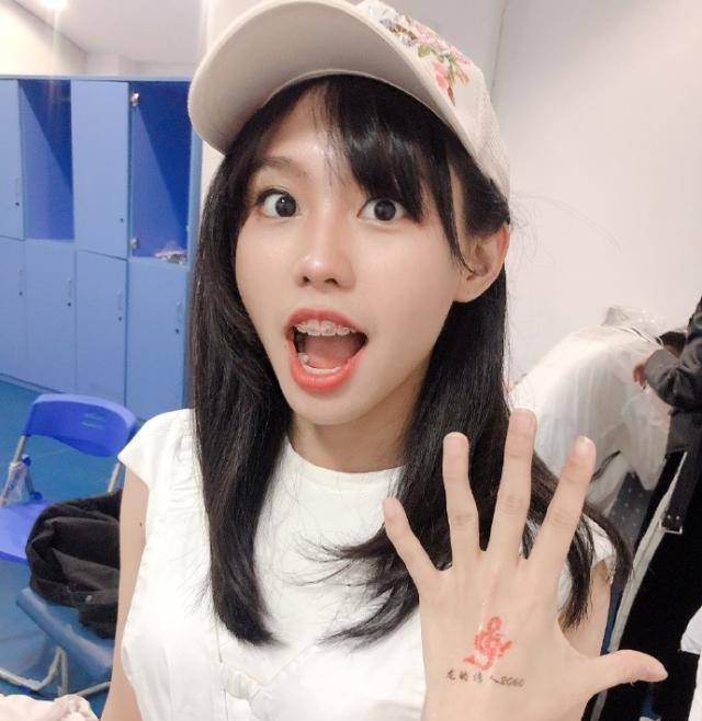 李芷婷发文表示网络留言看得特别恐慌,网友:你已经很完美_王力宏_舞台