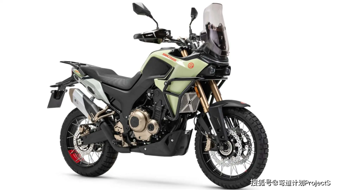 参考贝纳利trk502x的整备质量为255kg,没错是255kg!为什么要说两次?