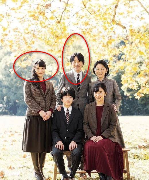 52岁的李富真端庄优雅,瘦成纸片美人,曾经为爱下嫁保镖却被辜负