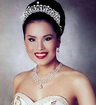 公主:大姐为爱出走,二姐终身不嫁,小妹遭背叛坐轮椅工作_国王_诗琳通