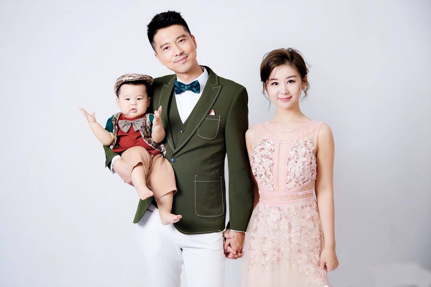 无绯闻从来不接吻戏,连初吻都给了自己老公_李小萌_王雷_表演